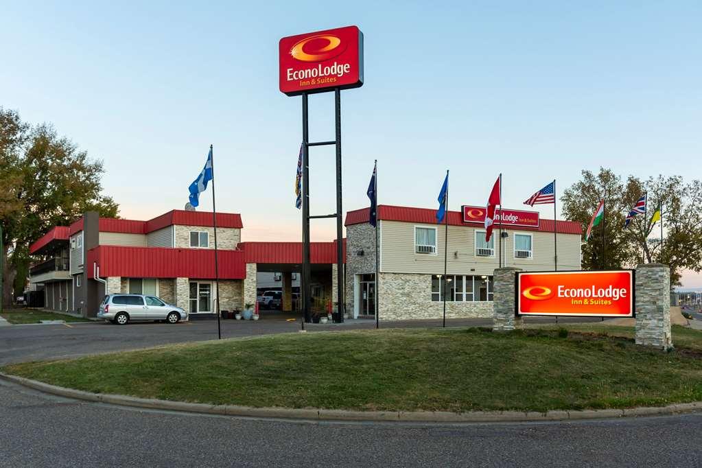 מדיסין הט Econo Lodge Inn & Suites מראה חיצוני תמונה